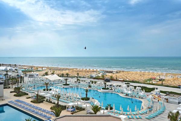 Стартовала полетная программа FUN&SUN на морской курорт Sea Breeze на Каспии
