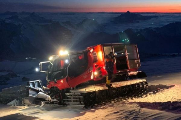 На Эльбрусе спасатели ищут двух туристов из Москвы
