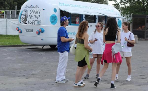 Где в Москве узнать больше о гостеприимном Санкт-Петербурге