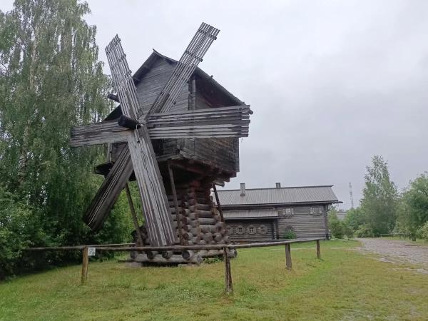 Мандроги в цифрах и фактах: кто сюда приезжает и где живет