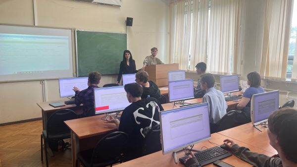 Формирование профессиональной идентичности будущих специалистов авиационной отрасли