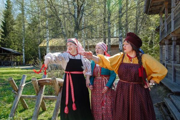 Мандроги в цифрах и фактах: кто сюда приезжает и где живет