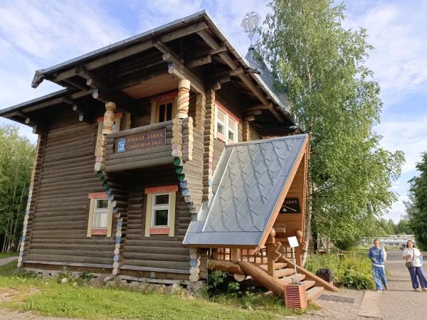 Мандроги в цифрах и фактах: кто сюда приезжает и где живет